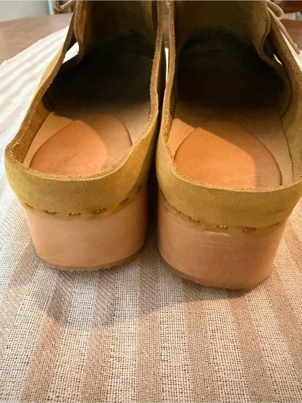 Bryr Clogs - Fringe Lace-Up Nubuck Leather Clogs in Fennel Green - Picture 5 of 5
